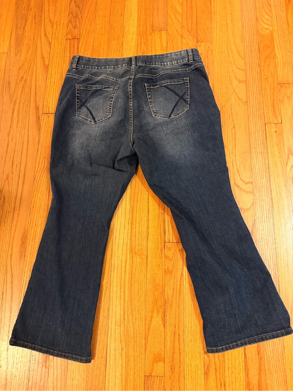 Lane Bryant 18 Short Faded Dark Blue Jeans Bootcut - Picture 2 of 3